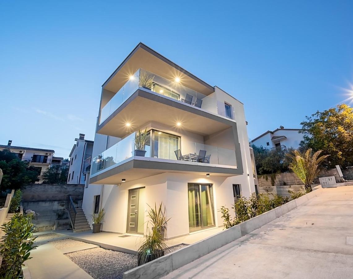 Villa Apartments Lela Rabac Buitenkant foto